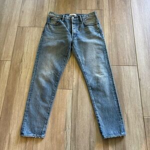 Moussy Vintage Light Wash Distressed Cropped Jean Size 28